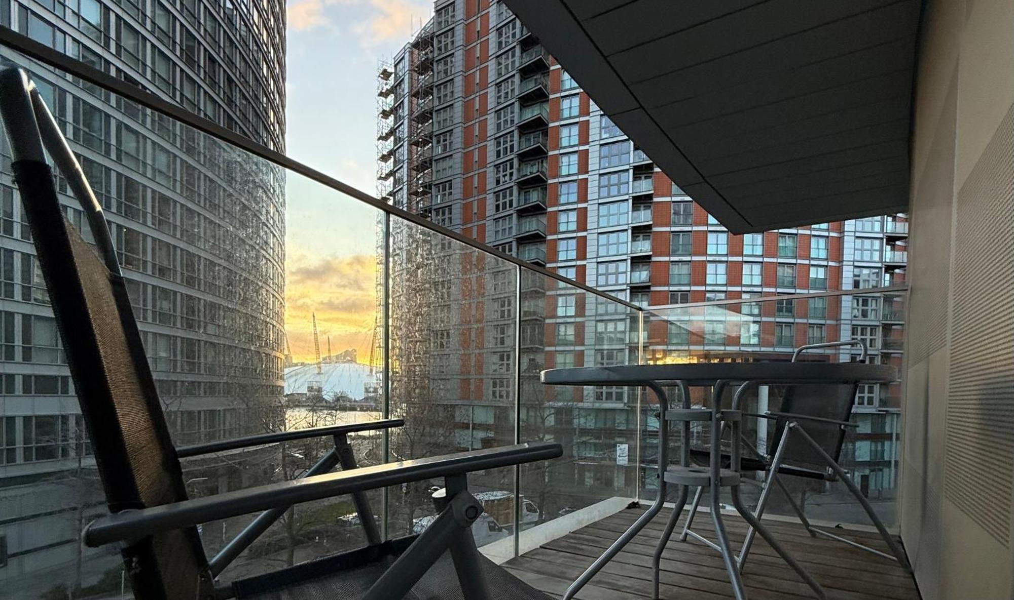 Luxury Modern 2 Bed Flat With Balcony And City View - Canary Wharf City Center London Exteriör bild