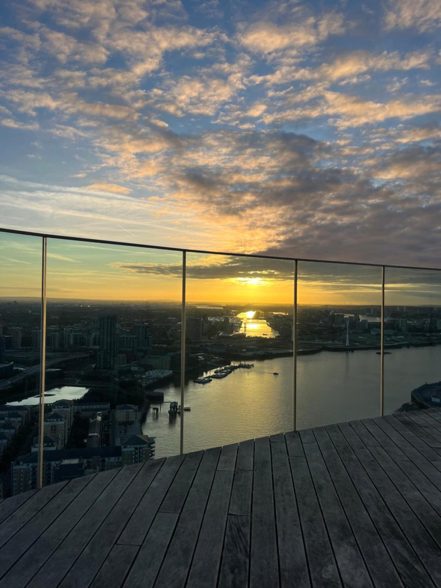 Luxury Modern 2 Bed Flat With Balcony And City View - Canary Wharf City Center London Exteriör bild
