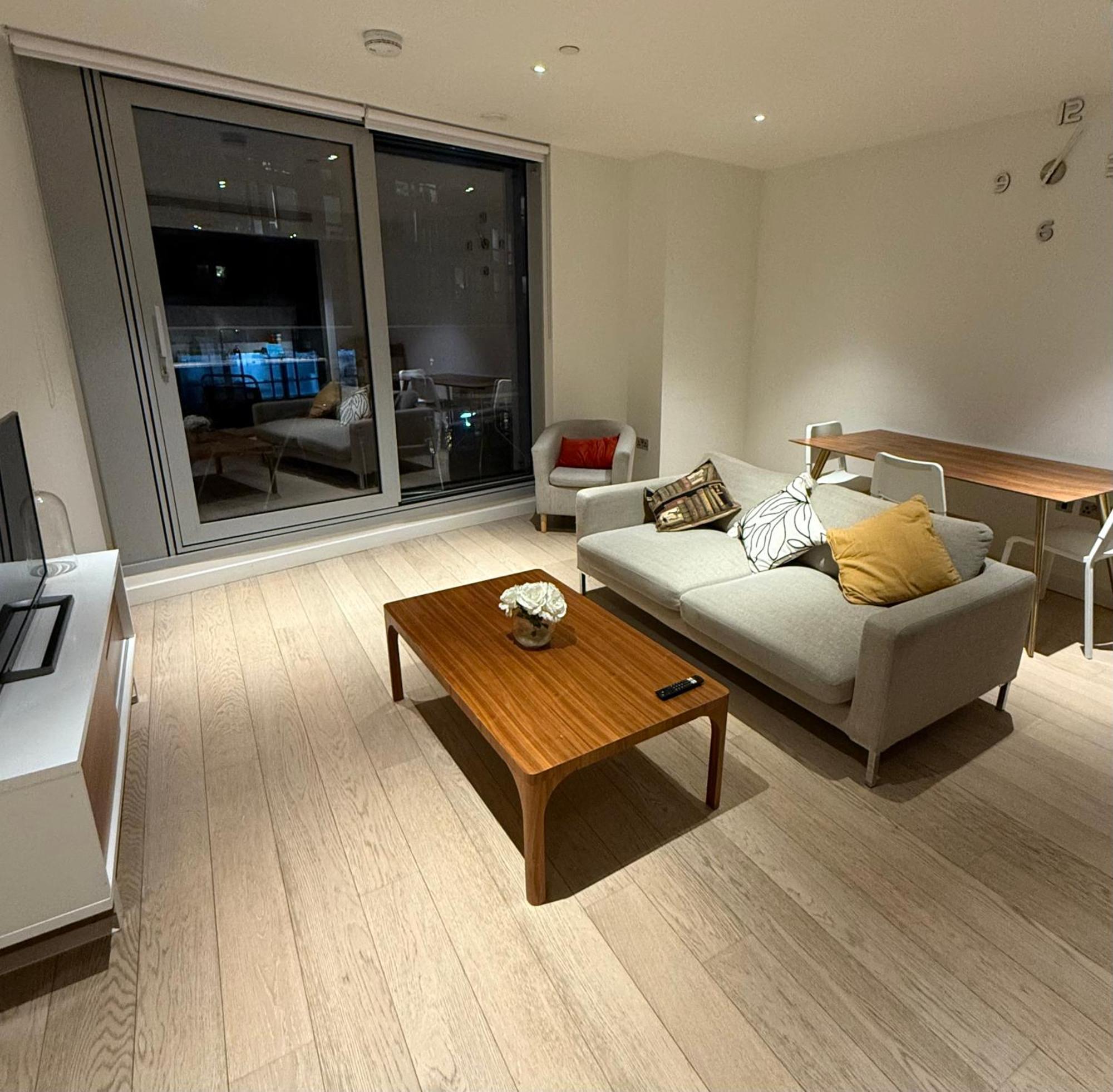 Luxury Modern 2 Bed Flat With Balcony And City View - Canary Wharf City Center London Exteriör bild