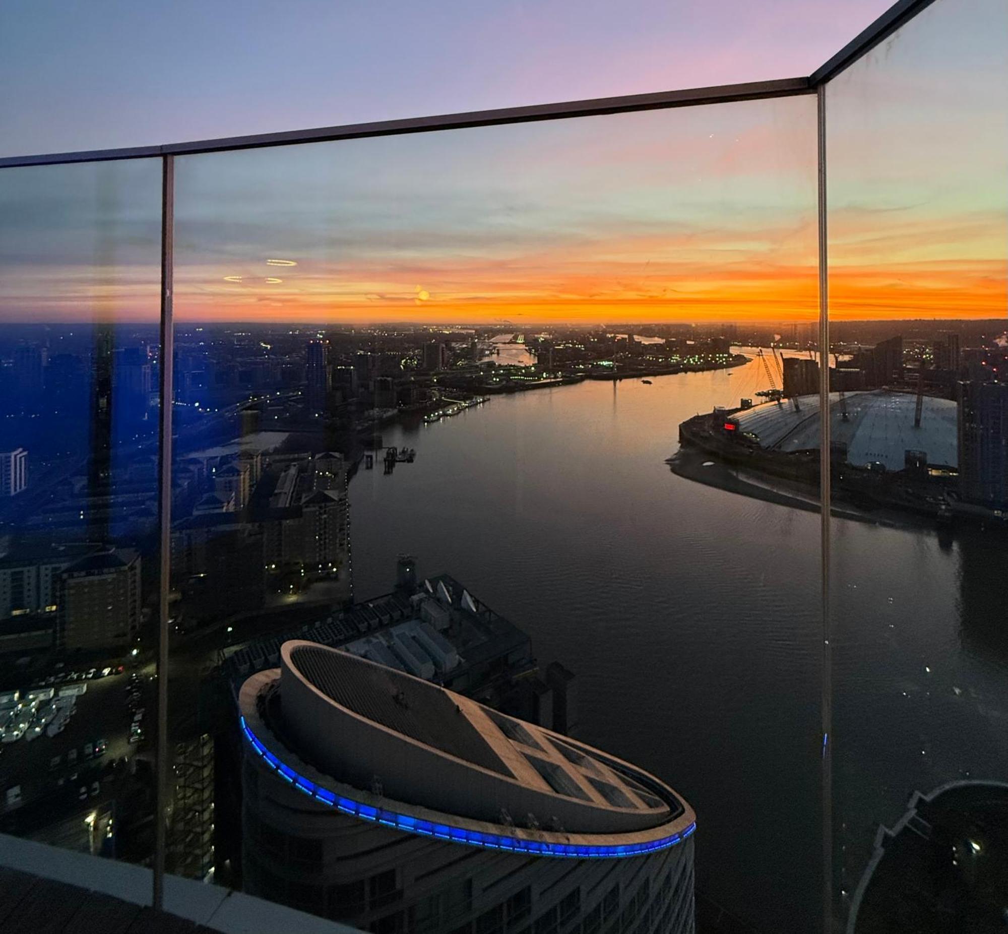 Luxury Modern 2 Bed Flat With Balcony And City View - Canary Wharf City Center London Exteriör bild